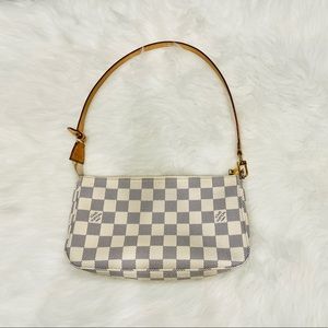 Authentic Louis Vuitton Pochette NM